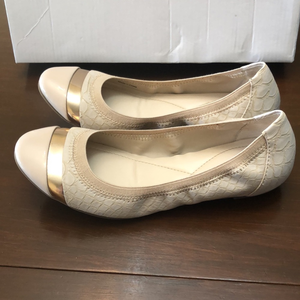 Girls Nude Flats Shoes Size 4 - Picture 3 of 6